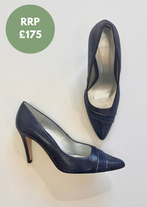 Elegante Navy Shoes