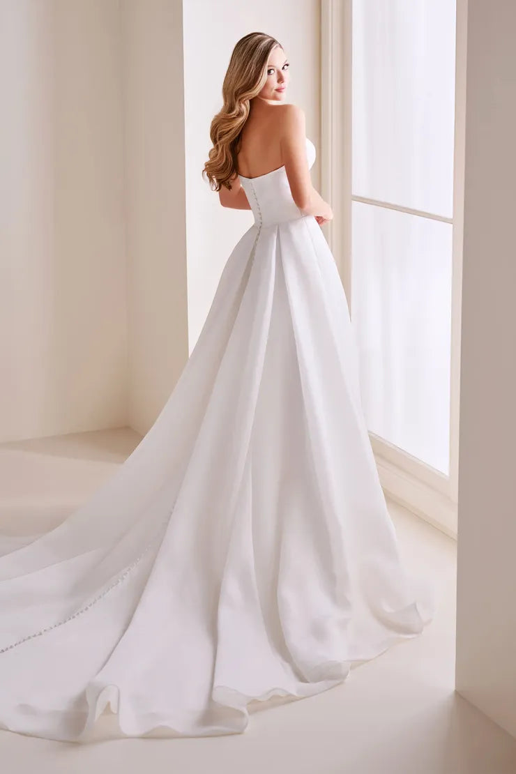 Mon Cheri Bridal Gown with Pockets- E408